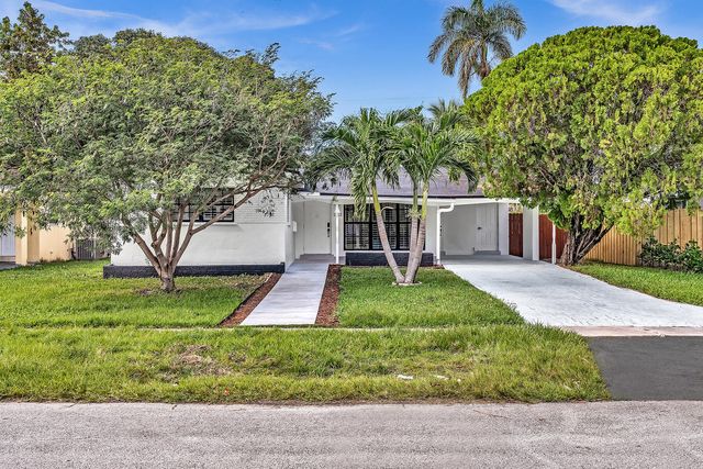 $628,000 | 2112 North 14th Terrace | Hollywood Lakes