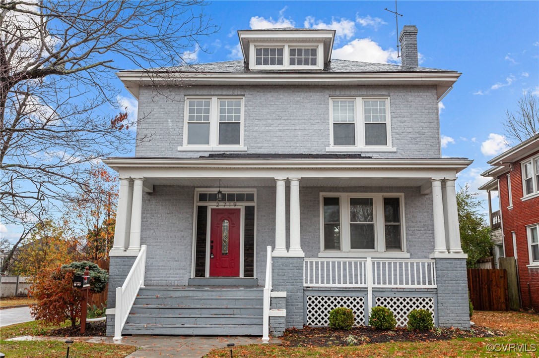 View of front of home featuring a porch