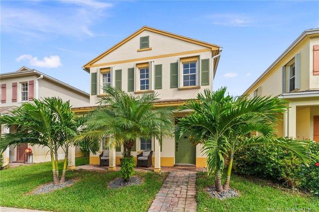 $322,500 | 2518 Southeast Pineland Drive | East Lake Village