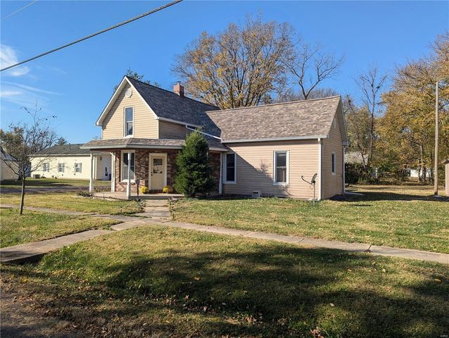 $142,500 | 521 Charles Greenville Il 62246 | Greenville