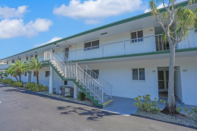 $265,000 | 2 Garden Street, Unit 205M | Tequesta Garden Condominiums