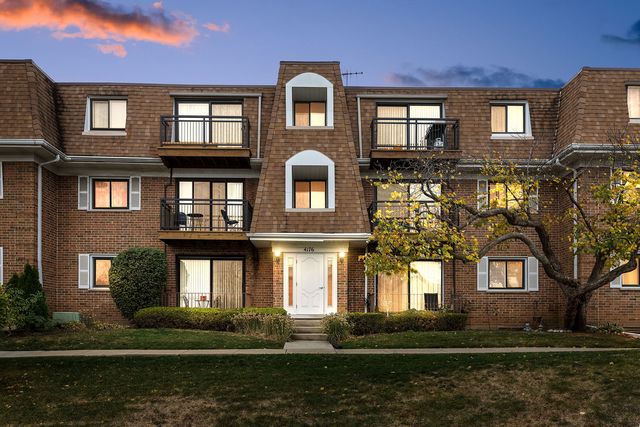 $245,000 | 4176 Cove Lane, Unit 2E | Glenview