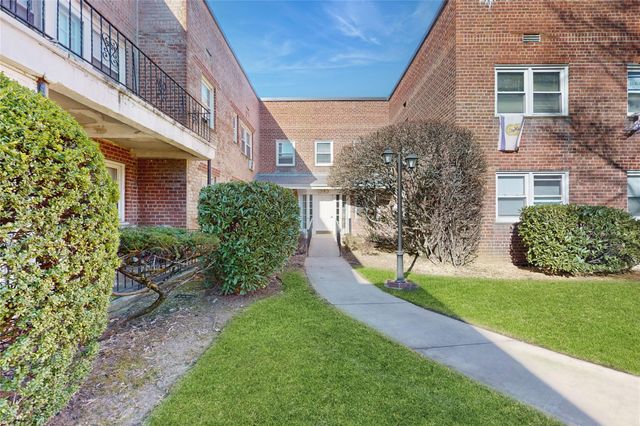 $329,000 | 545 Central Avenue, Unit 37B | Cedarhurst