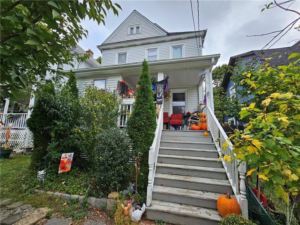 View of front of home featuring a porch