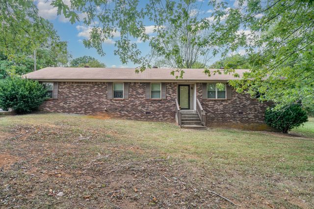 $650,000 | 2813 Highway 31W | White House