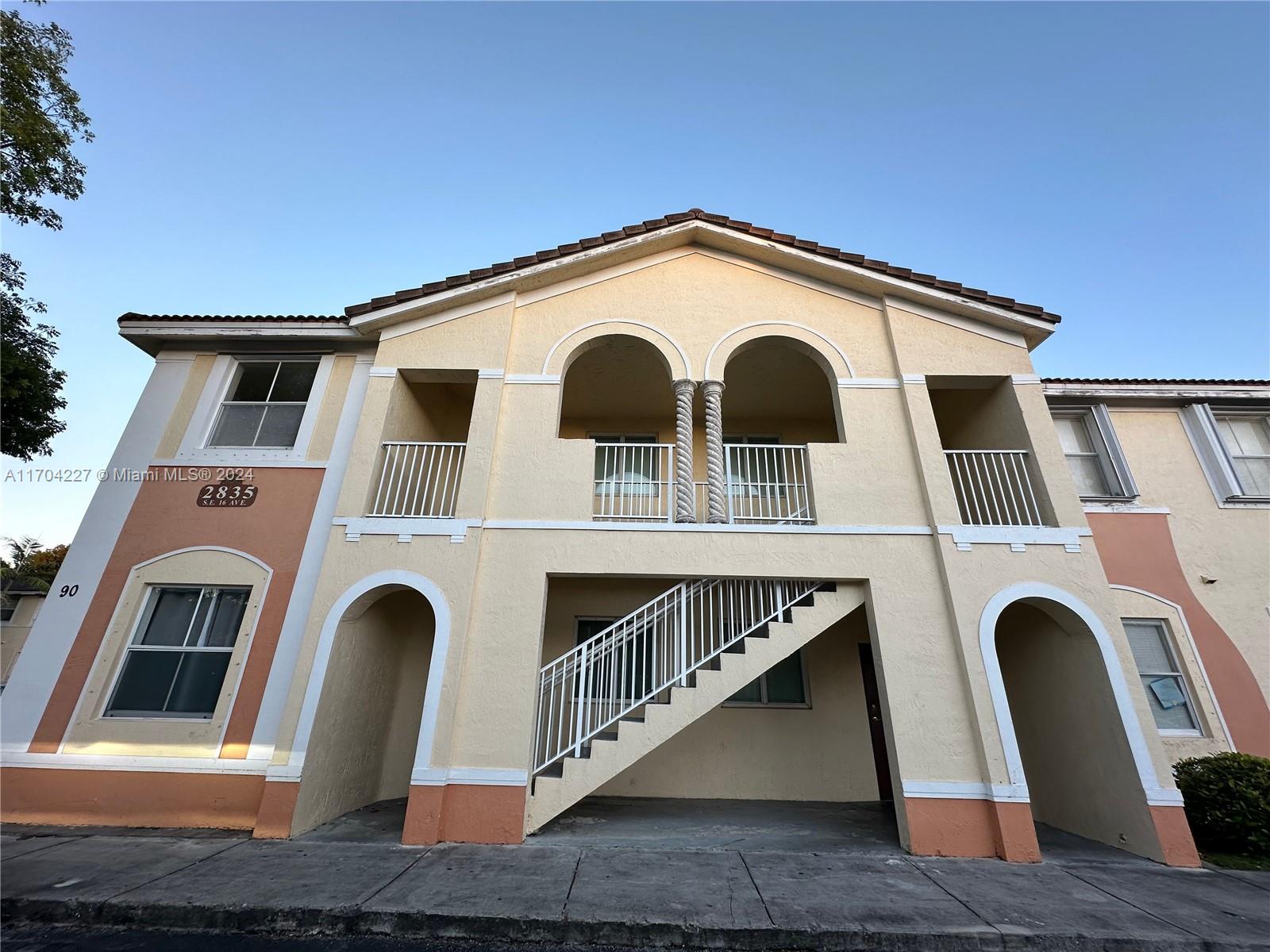 a view of front of house with windows