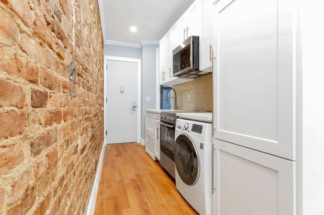 $5,450 | 1685 1st Avenue, Unit 8 | Upper East Side