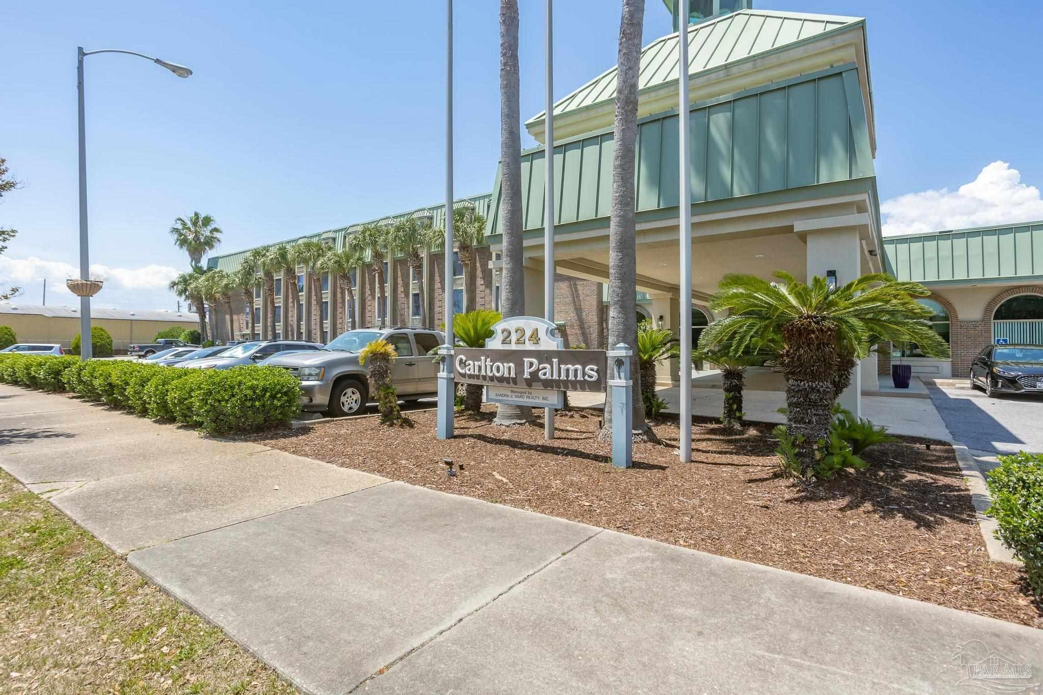 Find parking near Seville Square in Pensacola, FL.