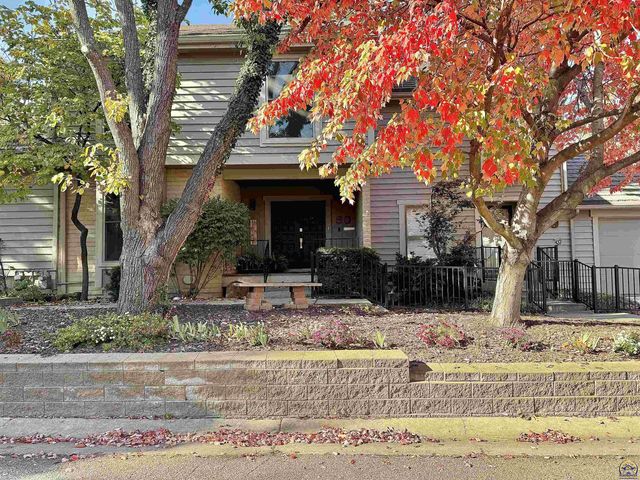 $263,980 | 50 Southwest Pepper Tree Lane | Topeka