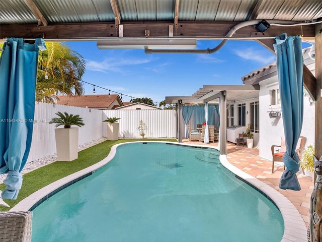 $830,000 | 14324 Southwest 115th Terrace | The Hammocks