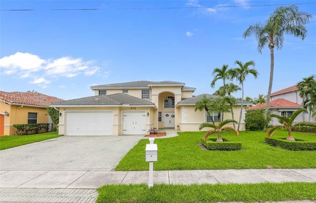 $1,225,000 | 812 Southwest 159th Drive | Pembroke Shores