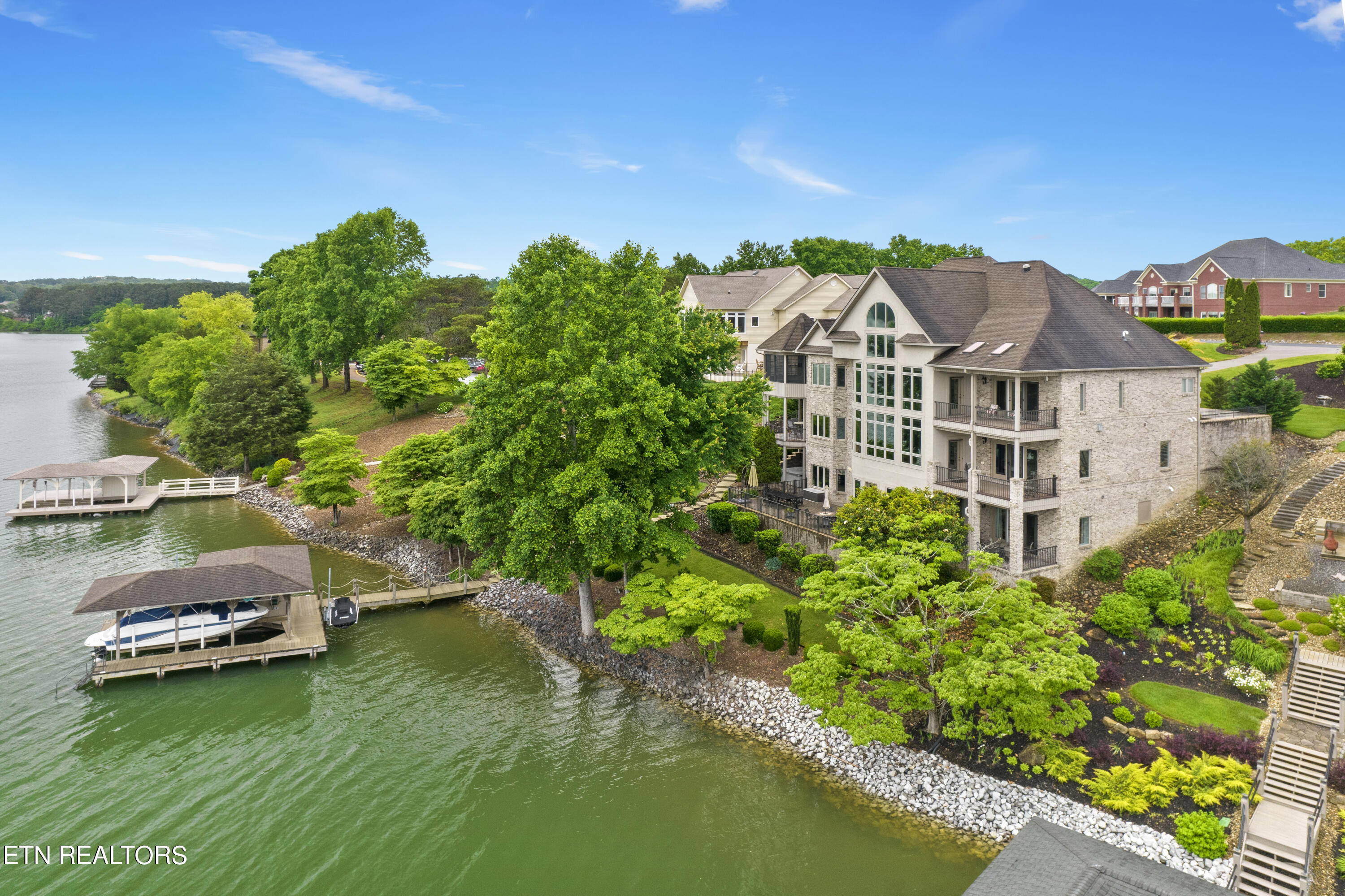 Lakefront Windows & Porches!