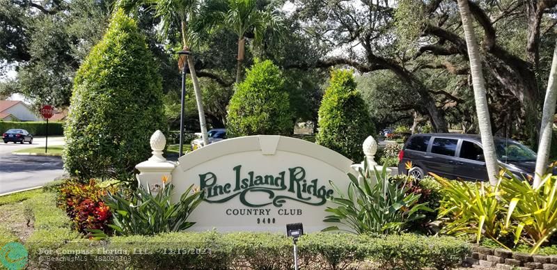 Pine Island Ridge Country Club Entrance