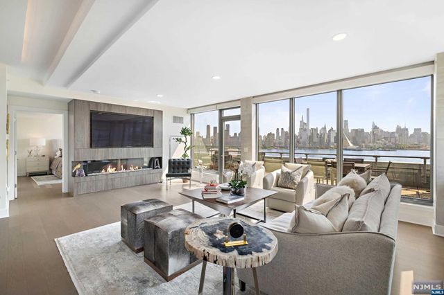 $2,888,000 | 9 Ave At Port Imperial, Unit 1017 | West New York