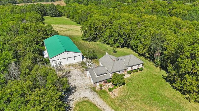 $799,000 | 22093 Poplar Road | Freedom Township - Lafayette County