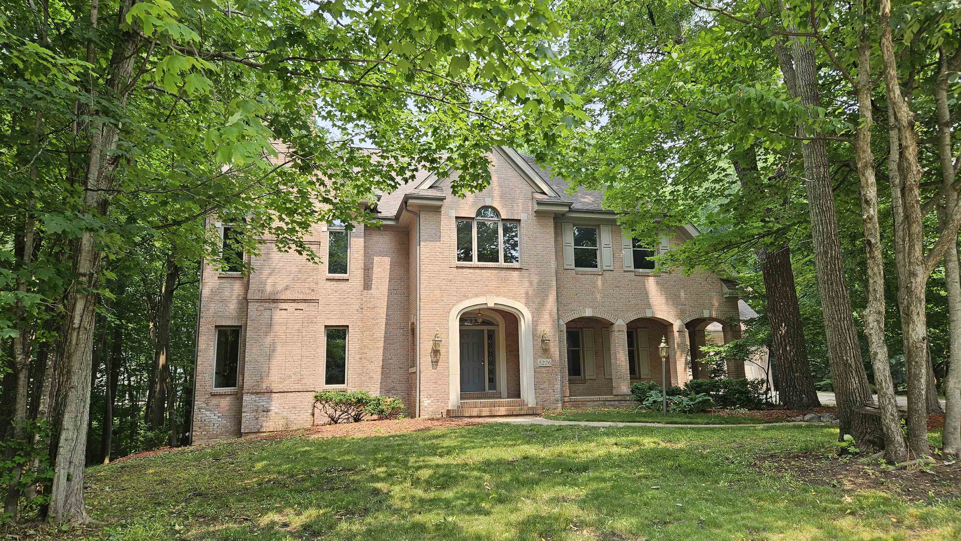 a house view with a outdoor space