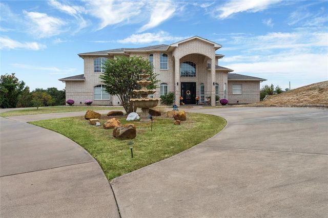 $950,000 | 2012 West Emerald Bend Court | Bentwater on Lake Granbury