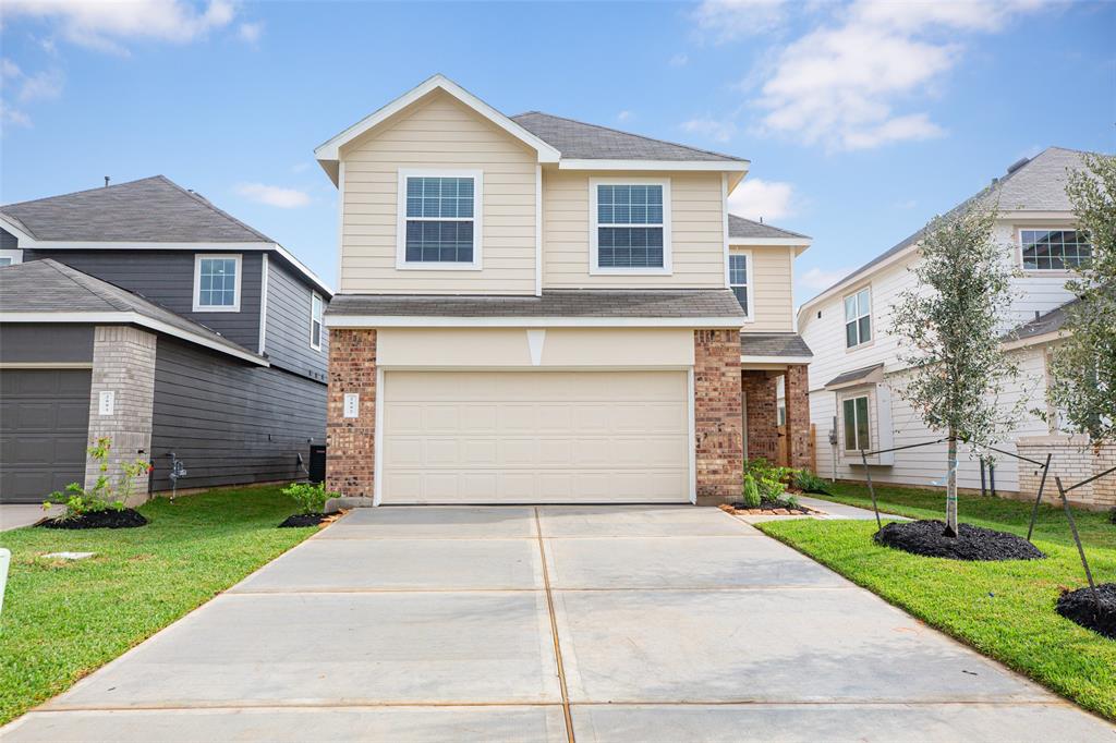 a front view of house with yard