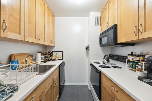 $6,950 | 626 Washington Street, Unit 2B | West Village