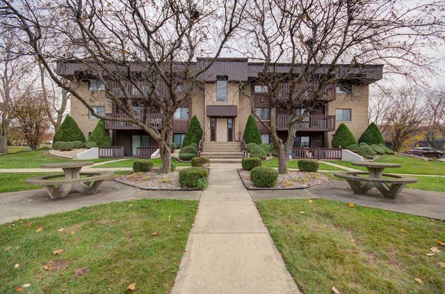 $184,900 | 109 Caterpillar Drive, Unit 2C | Joliet