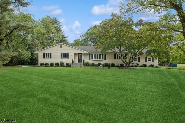 $875,000 | 102 Jamestown Road | Montgomery Township - Somerset County