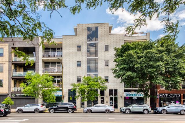 $675,000 | 1111 North Western Avenue, Unit 4S | Ukrainian Village