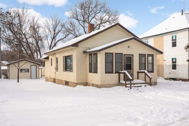 $189,900 | 541 Lincoln Avenue South | South Haven