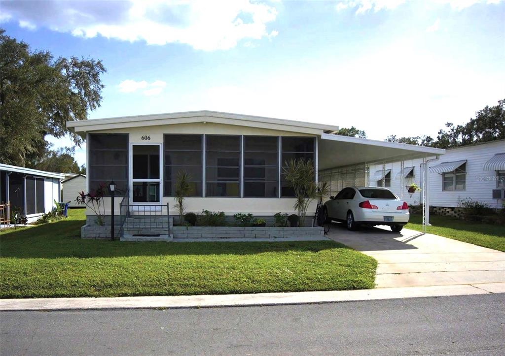 Welcoming and Well-Kept Front Exterior