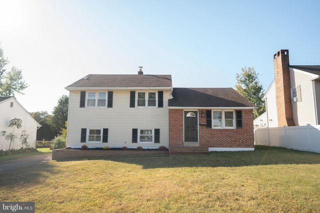 $379,000 | 403 South Dupont Road | Middleboro