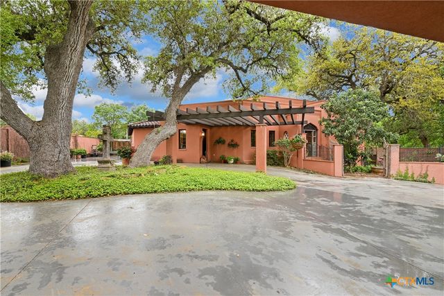 $1,100,000 | 1887 Arbolas Court | Seguin