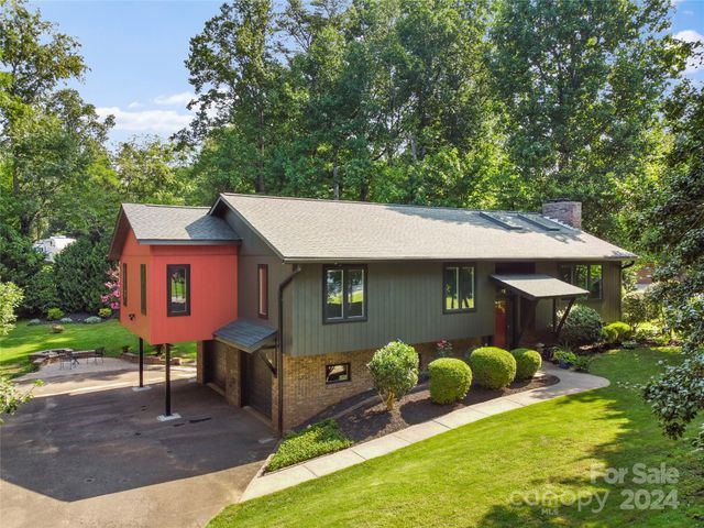 $749,000 | 8 Pine Spring Drive | Bull Mountian