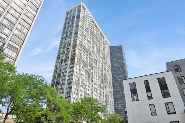 $2,400 | 5445 North Sheridan Road, Unit 3901 | Edgewater Beach