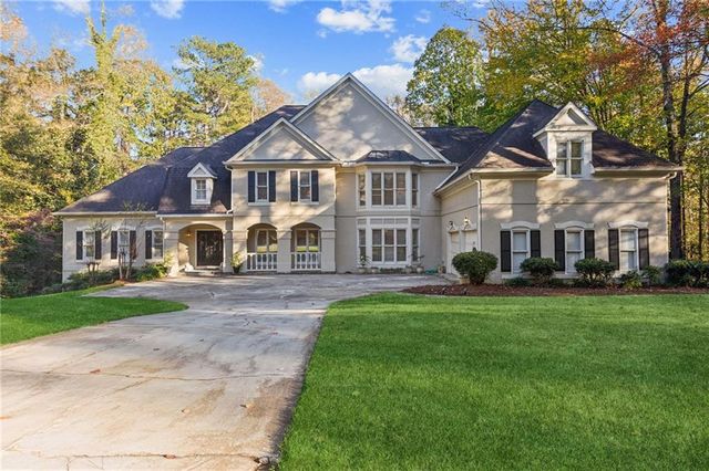 $1,300,000 | 456 North St Marys Lane Northwest | Oakton