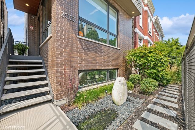 $1,300,000 | 2022 West Superior Street | West Town