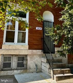 $1,300 | 1828 North Washington Street | Broadway East