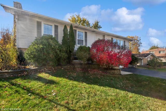 $499,000 | 1821 Oxnard Drive | Downers Grove