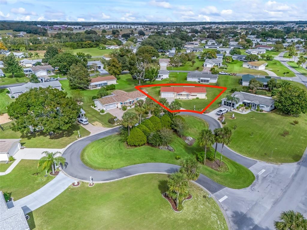 Aerial view of 10423 SE 176th St showing its place on the cul-de sac and expanse of yard.