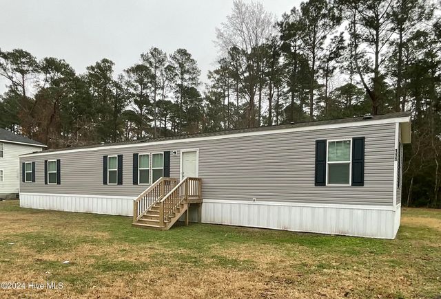 $195,900 | 111 Longleaf Street | Harlowe Township - Carteret County