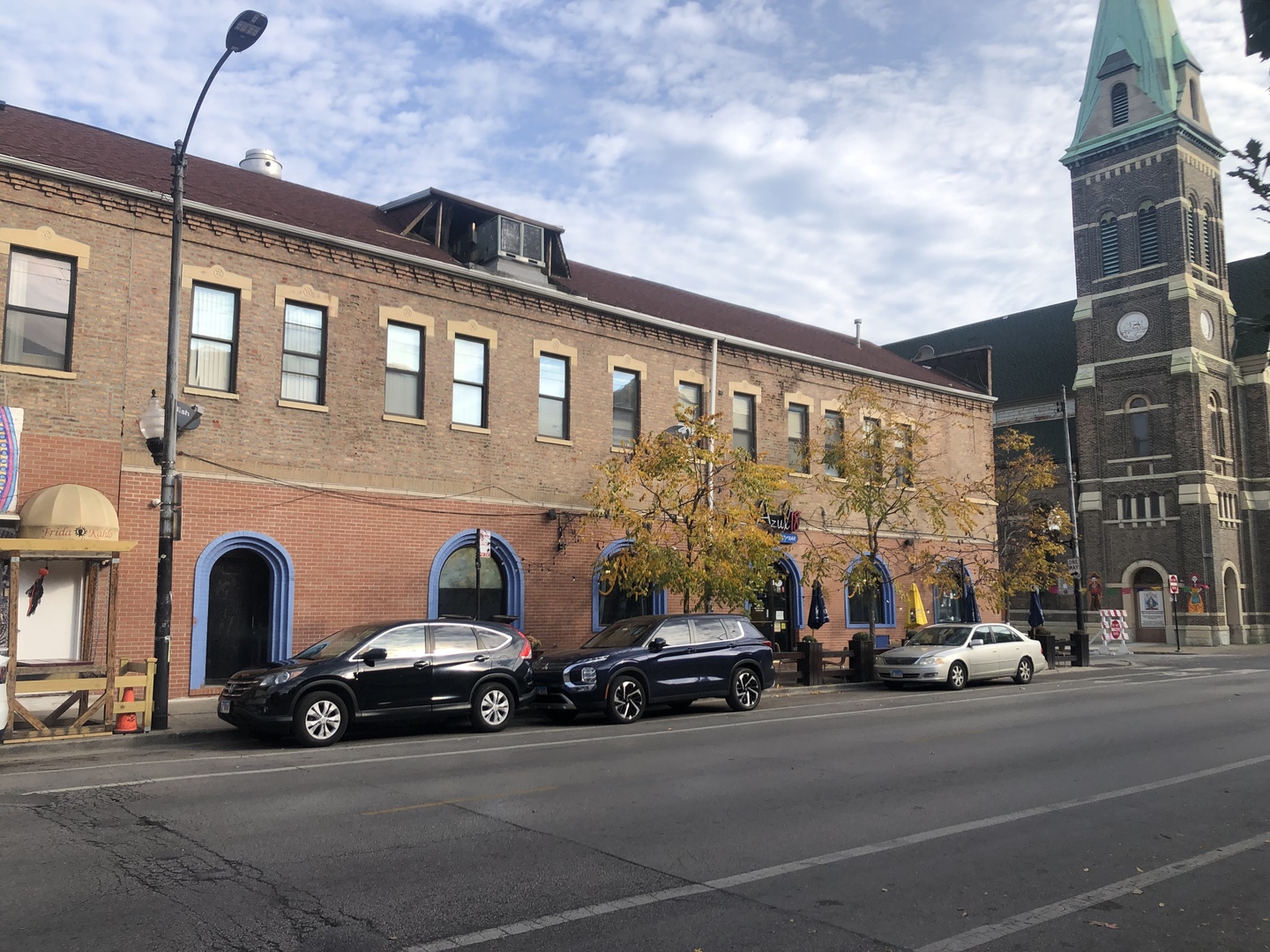 a car parked in front of a building