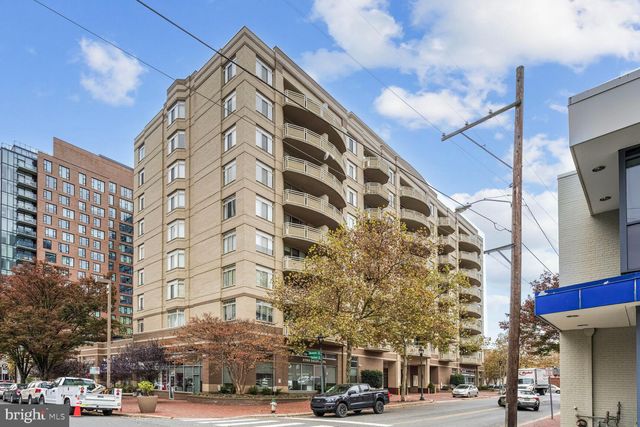 $2,300 | 4801 Fairmont Avenue, Unit 206 | Woodmont - Bethesda