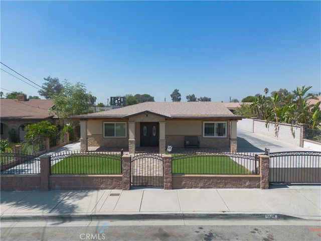 $1,099,000 | 9828 Carob Avenue