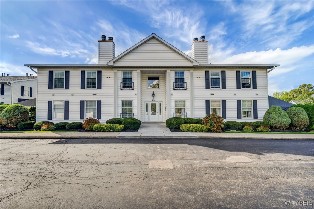 Welcome to this stately Dorchester Condo