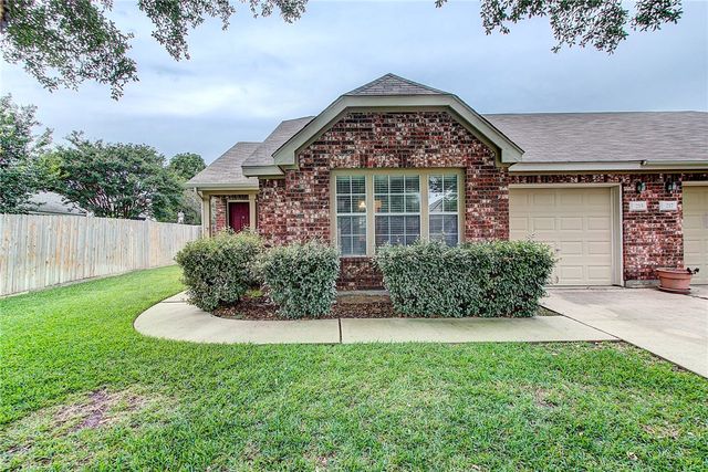 $1,695 | 215 Prairie Springs Loop | Katy Crossing