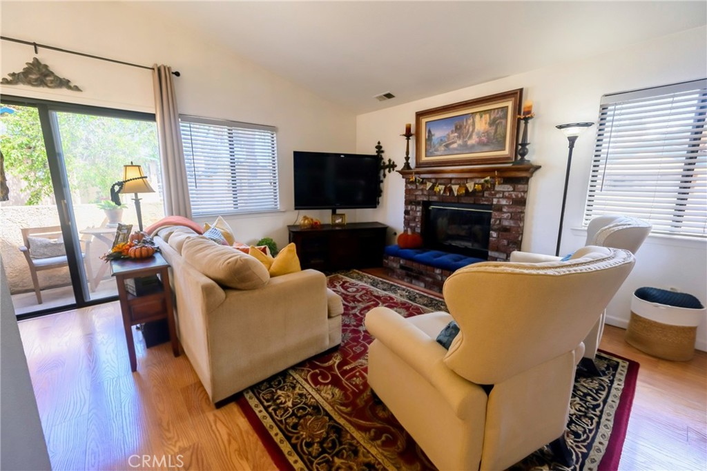 Living Room w/fireplace