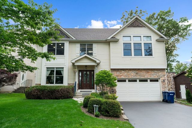 $645,000 | 106 Forest View Drive | Great Lakes Central