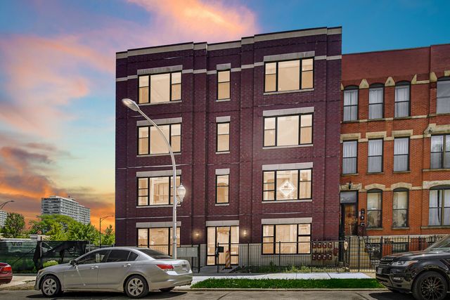 $409,900 | 3107 South Giles Avenue, Unit 3 | Bronzeville