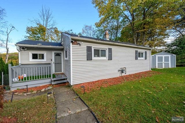 $349,900 | 3 Glen Drive | West Milford