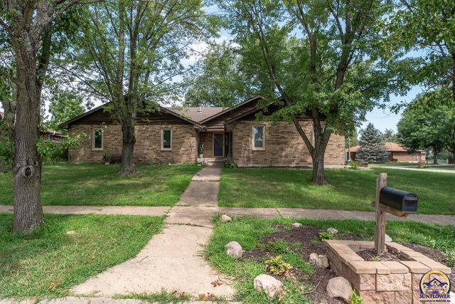 $255,000 | 3828 Southwest 39th Terrace | Topeka