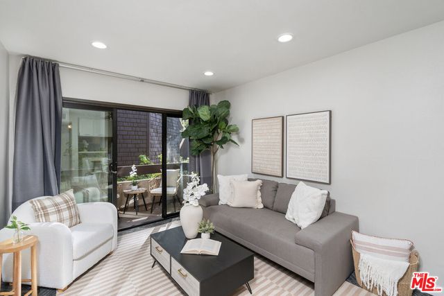 $475,000 | 950 North Kings Road, Unit 225 | West Hollywood Vicinity