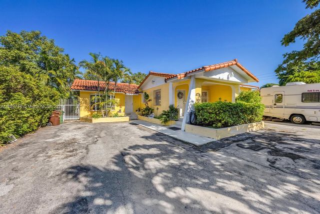 $690,000 | 471 Southeast 6th Street | Hialeah